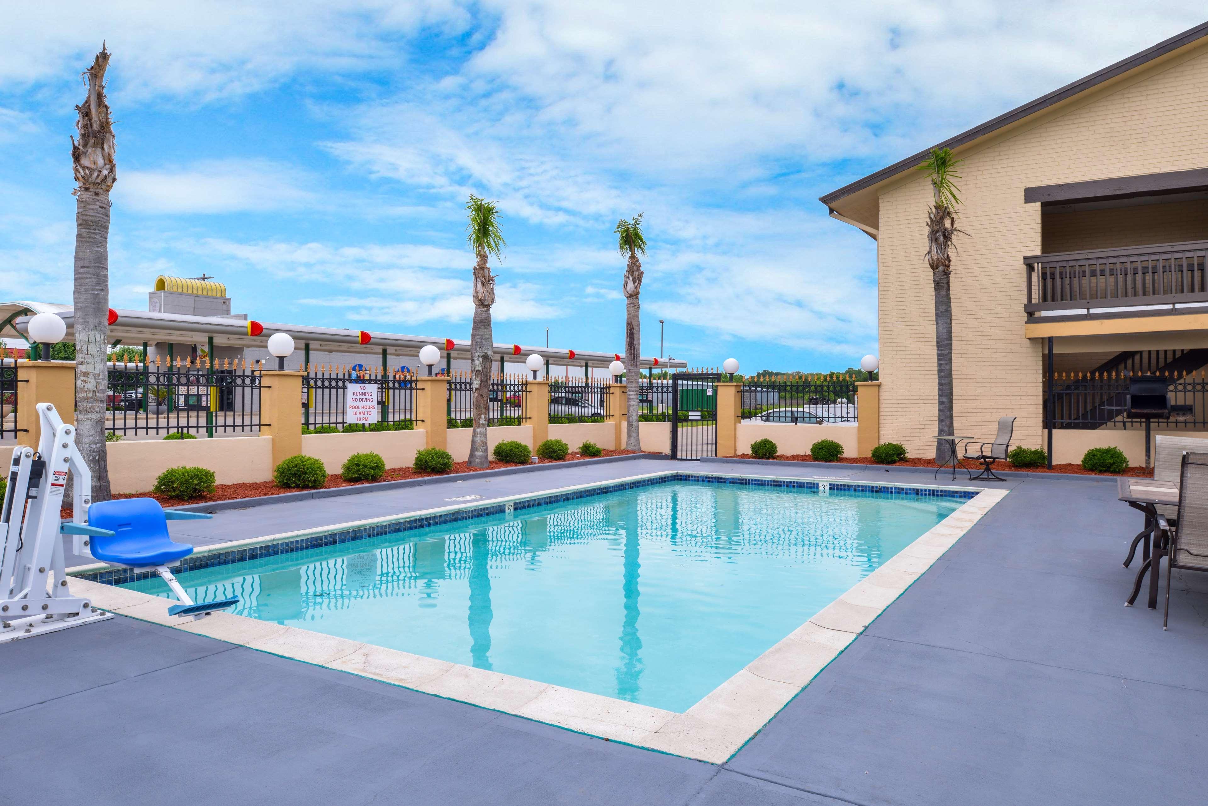 Americas Best Value Inn West Columbia מראה חיצוני תמונה