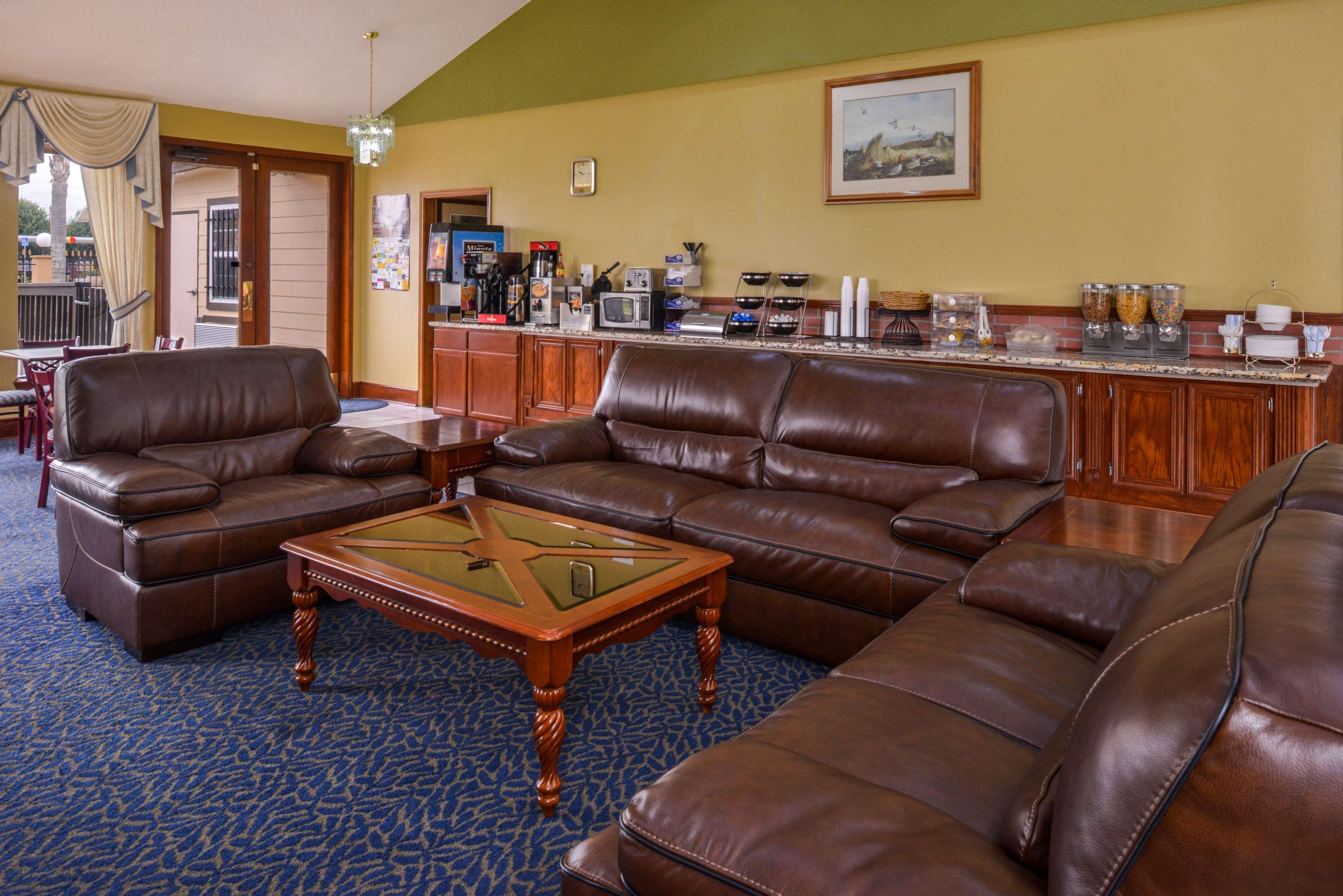 Americas Best Value Inn West Columbia מראה חיצוני תמונה