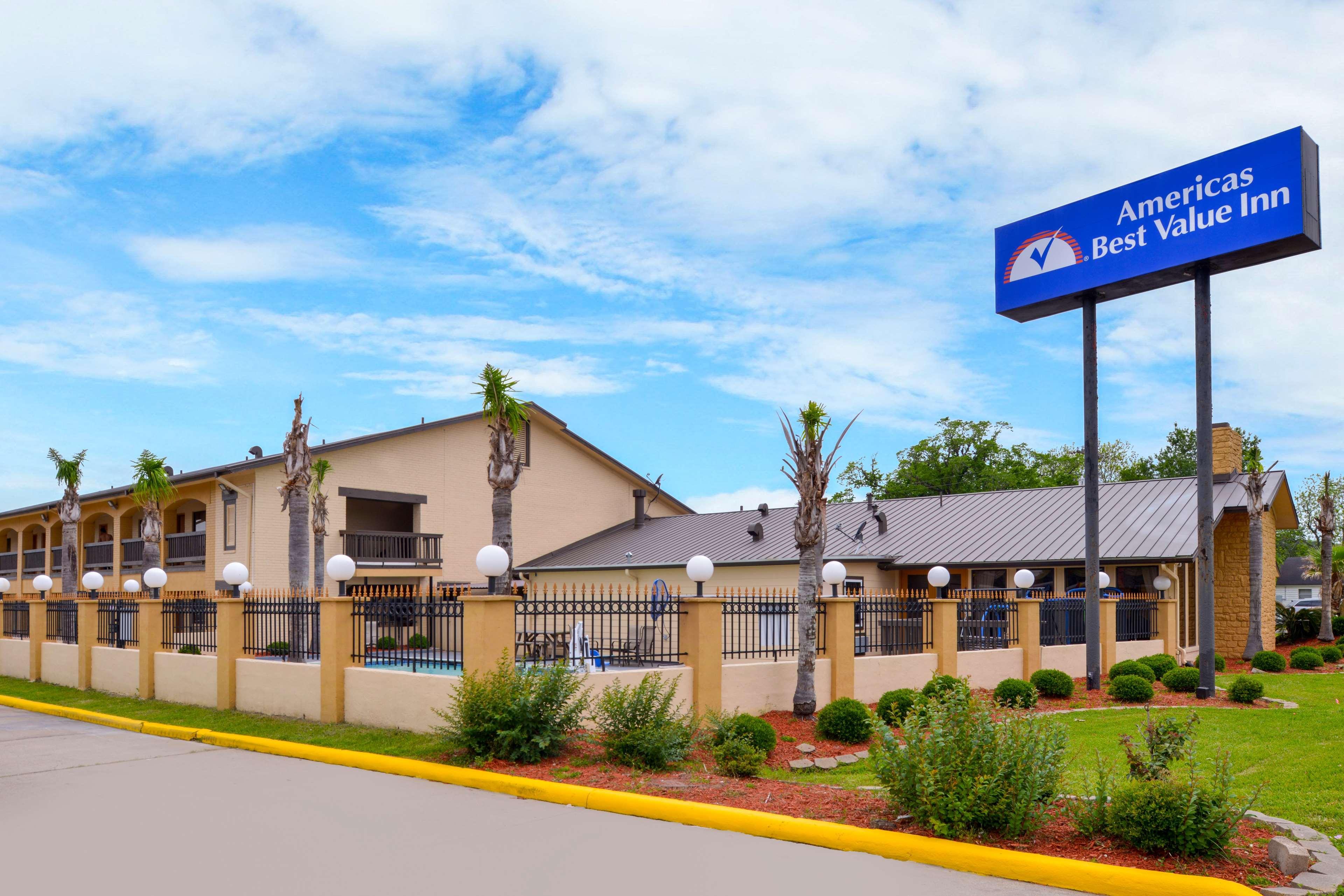 Americas Best Value Inn West Columbia מראה חיצוני תמונה