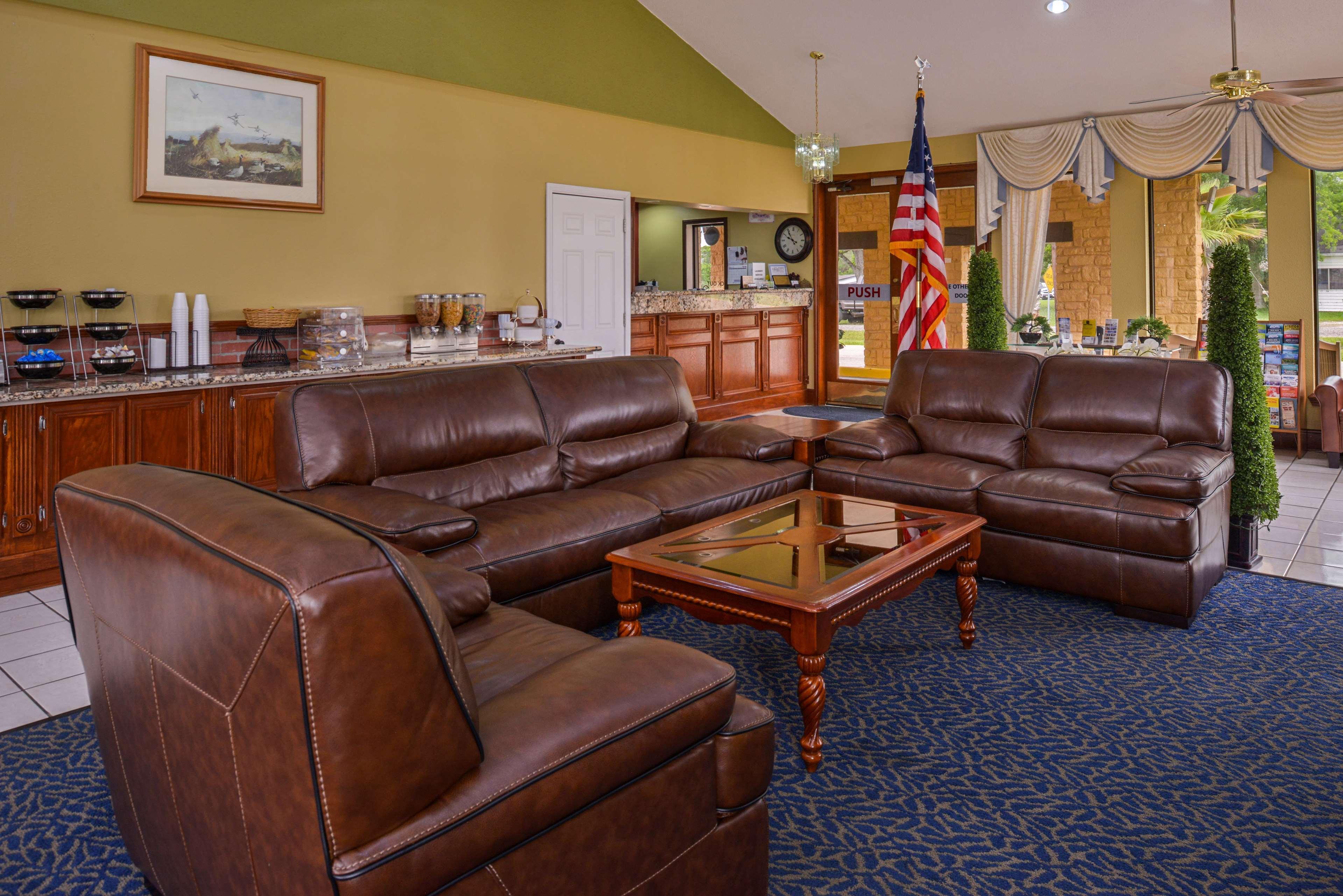 Americas Best Value Inn West Columbia מראה חיצוני תמונה