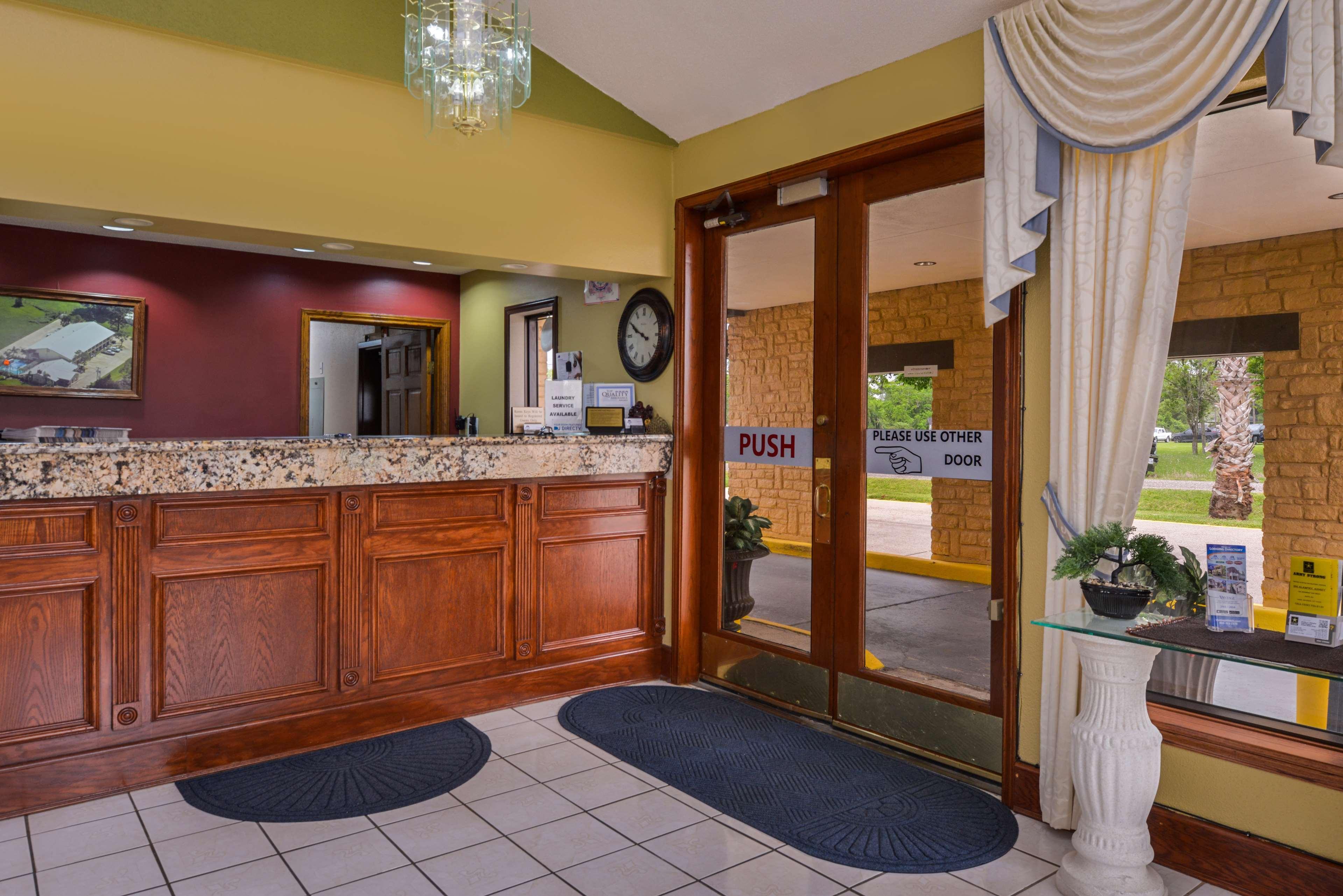Americas Best Value Inn West Columbia מראה חיצוני תמונה
