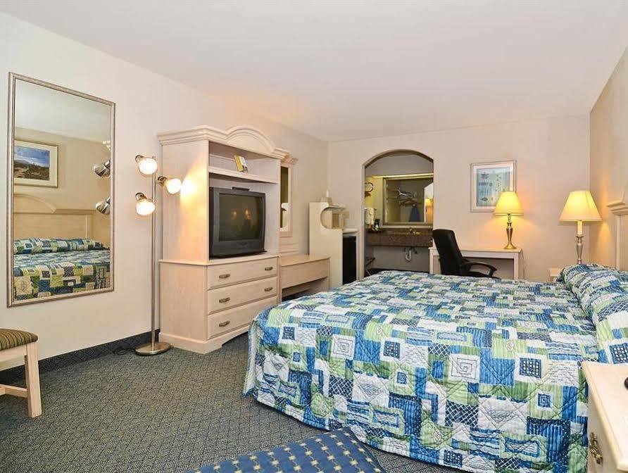 Americas Best Value Inn West Columbia מראה חיצוני תמונה
